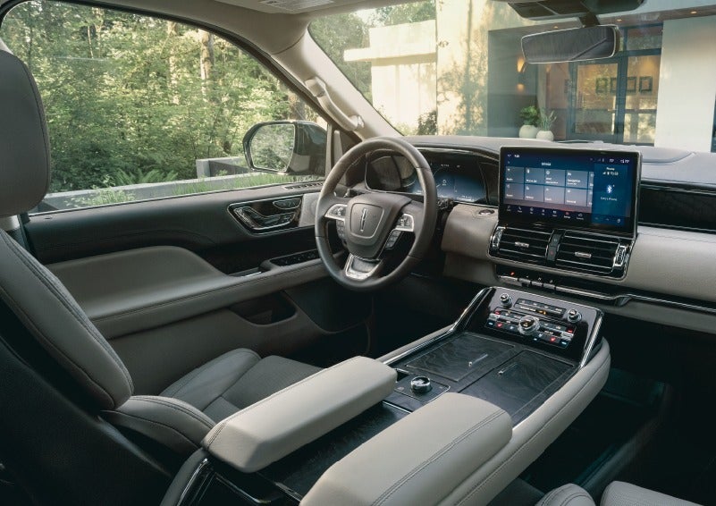 The calming interior of a 2023 Lincoln Navigator® SUV is shown. | Wallace Lincoln in Fort Pierce FL